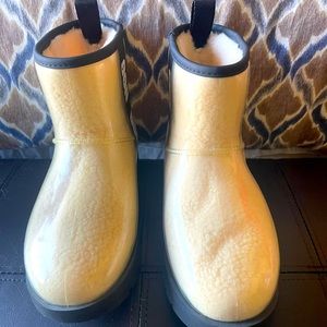 *NEW* Women’s Uggs Classic mini clear boot